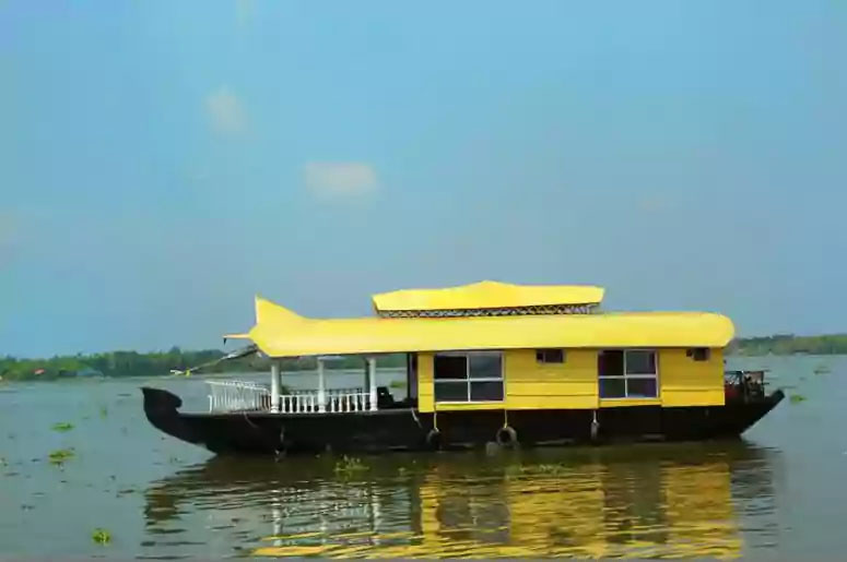 houseboats